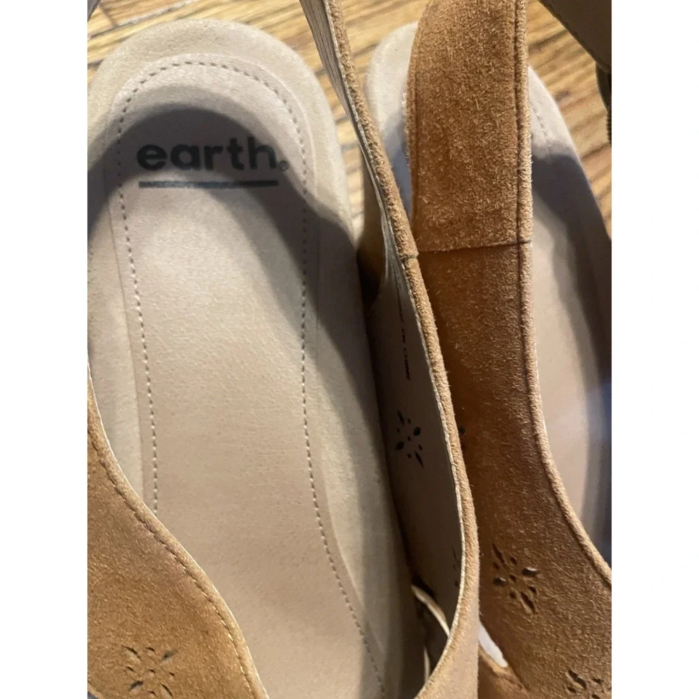 Earth Shoes Tan Suede Perforated‎ Wedge Slingback Sandals Women 8